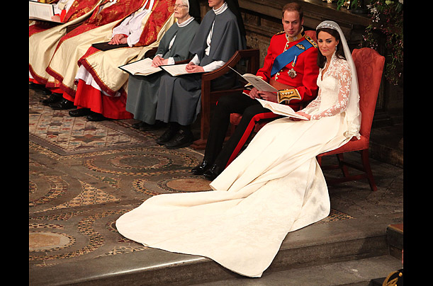 Kate Middleton - 6 feet train wedding dress Kate Middleton 6 feet train wedding dress Kate Middletons Wedding Gown by Sarah Burton