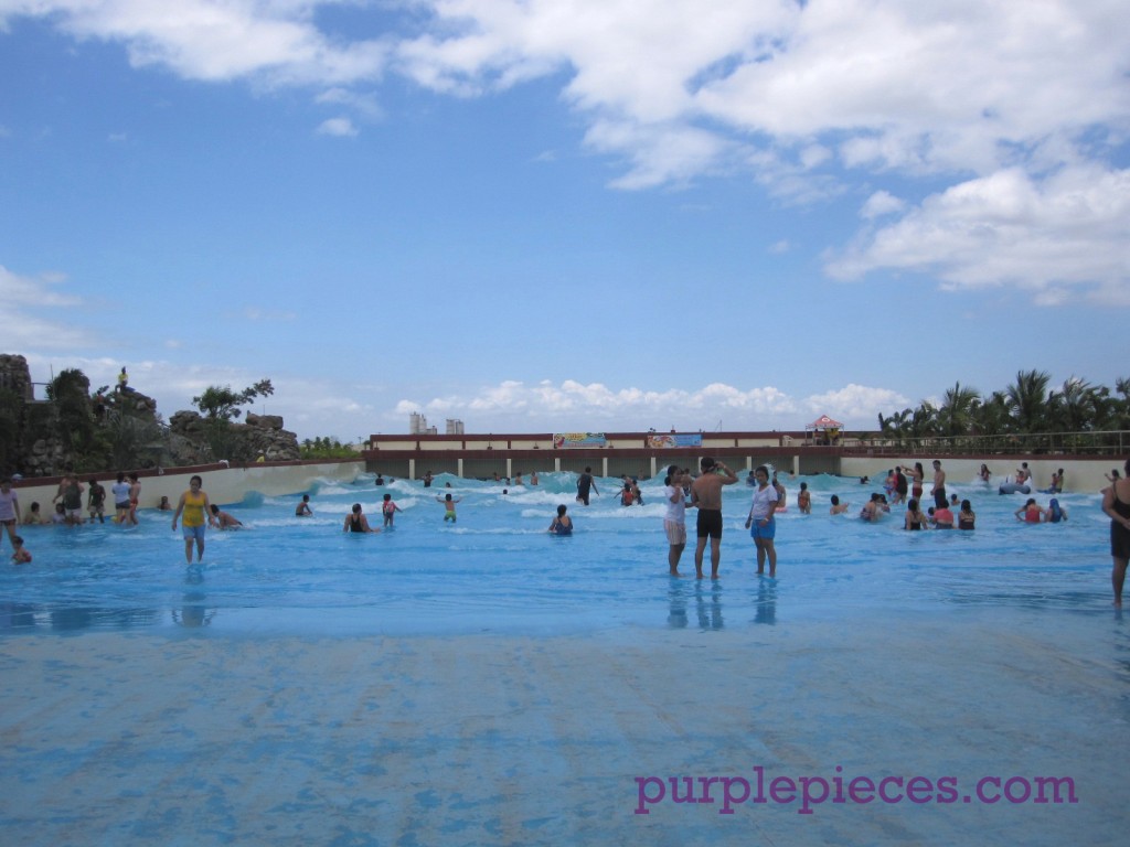 Club Manila East - Giant Beachwave Pool