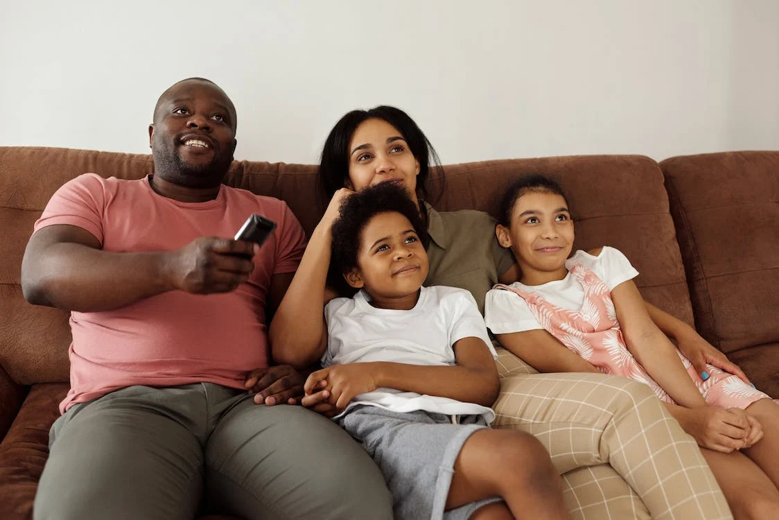 Screen-Smart Fun: Online Family Activities and Game Night Inspirations