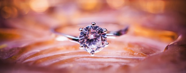 Selecting the Ideal Diamond Engagement Ring by Understanding Shapes Sizes and the Four Cs
