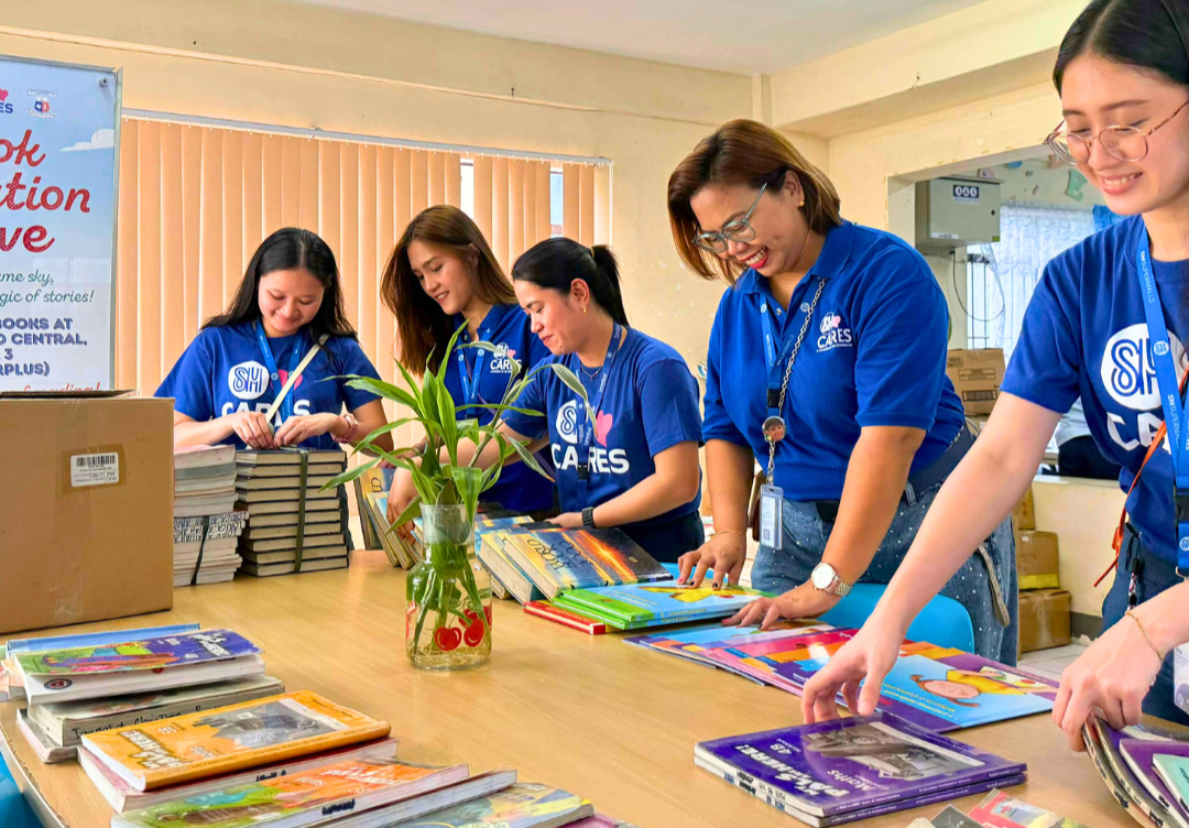 SM Malls in Grand Central, Sangandaan and Valenzuela Donated 4,808 Books to Public Libraries