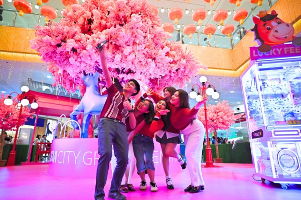 SM Grand Central’s Mane Attraction Rings in Year Of The Horse