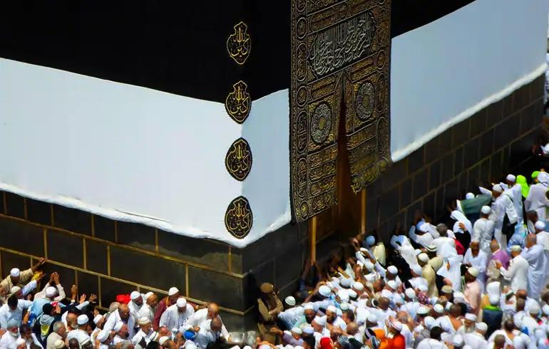A Complete Spiritual Guide to Group Umrah Travel